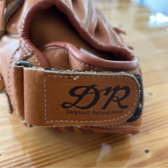 Vintage 1988 DR Baseball Glove-Right handed - Picture 2 of 7